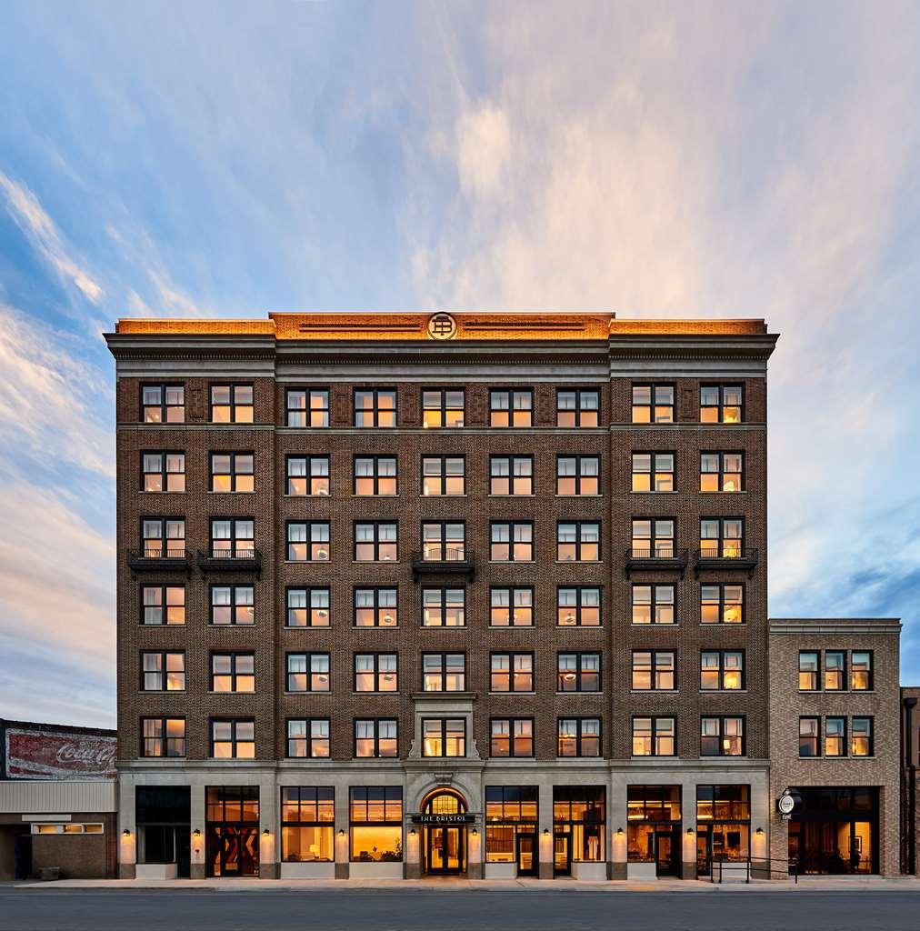 The Bristol Hotel Esterno foto